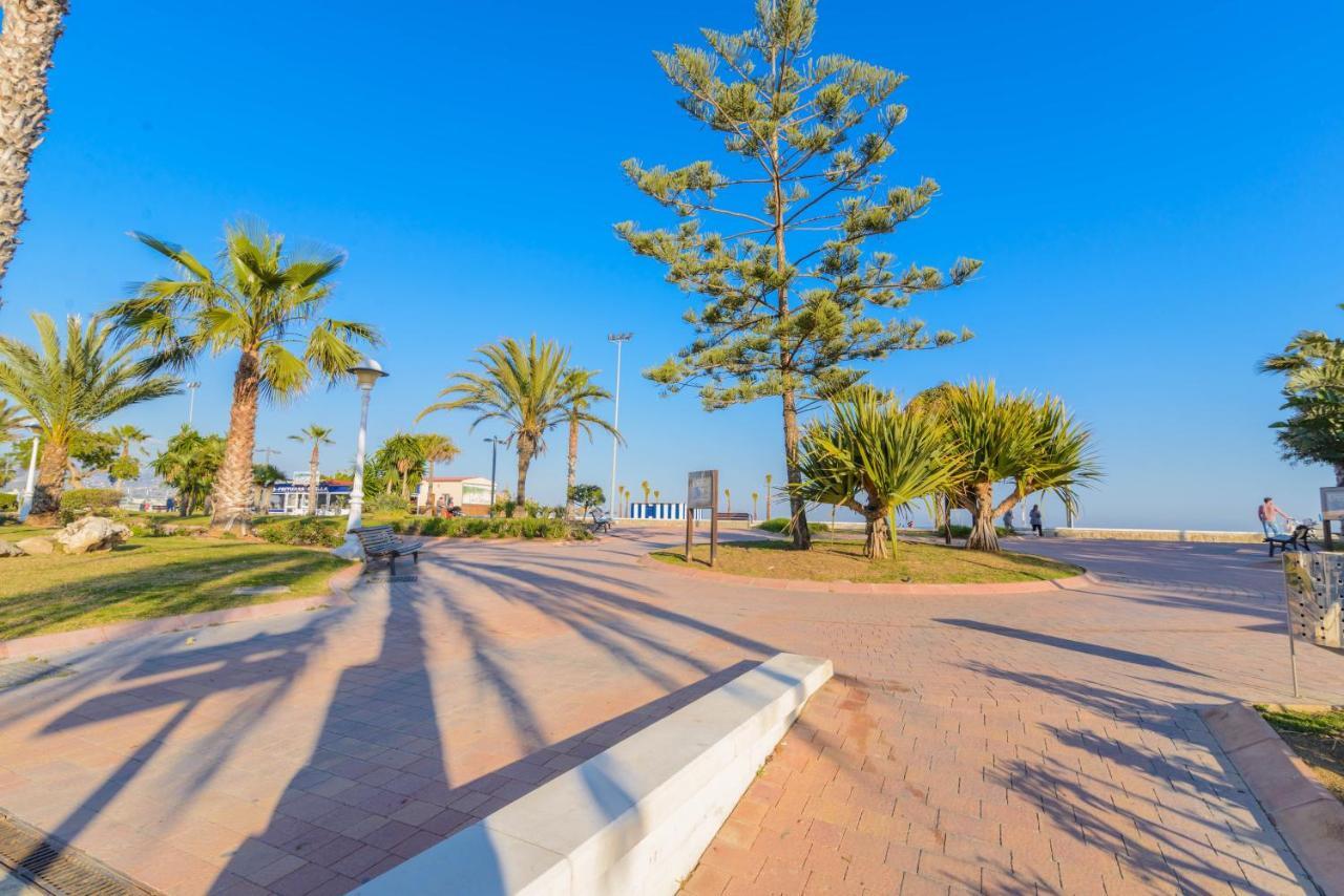 Atico Con Vistas Espectaculares Al Mar Lägenhet Torre Del Mar Exteriör bild